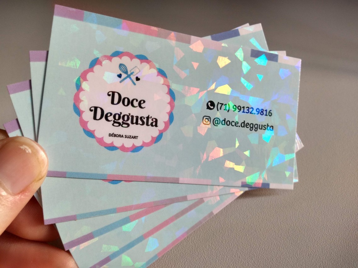 Cartão de Visita em Couché Brilho com Laminação Holográfica